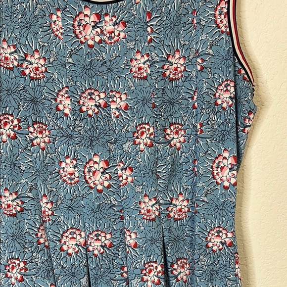 Max Studio Blue and red Floral pleated sleeveless Dress - Picture 4 of 6